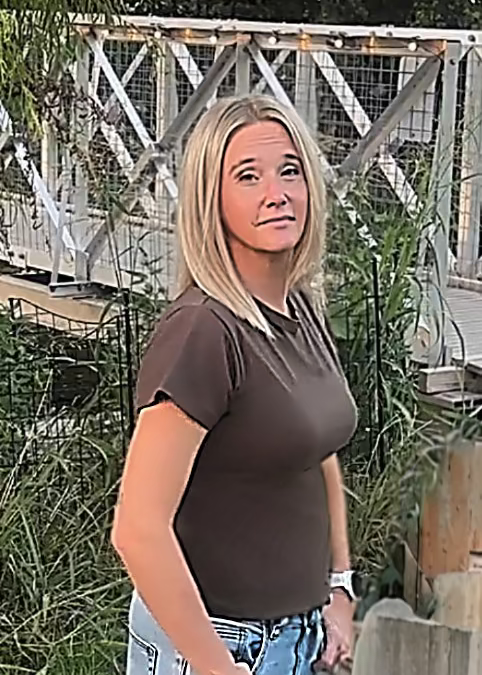 Brooklyn Fitted Tee-Chocolate