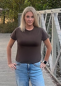 Brooklyn Fitted Tee-Chocolate