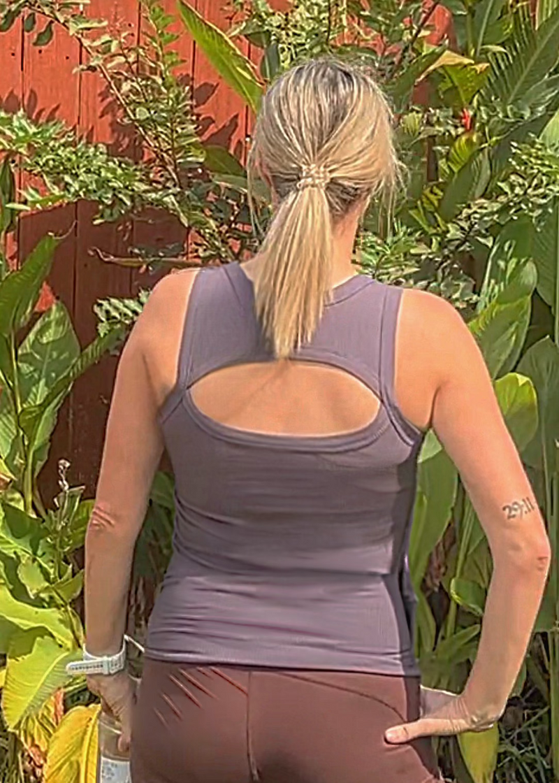 Gwen Fitted Cutout Tank-Stone Mauve